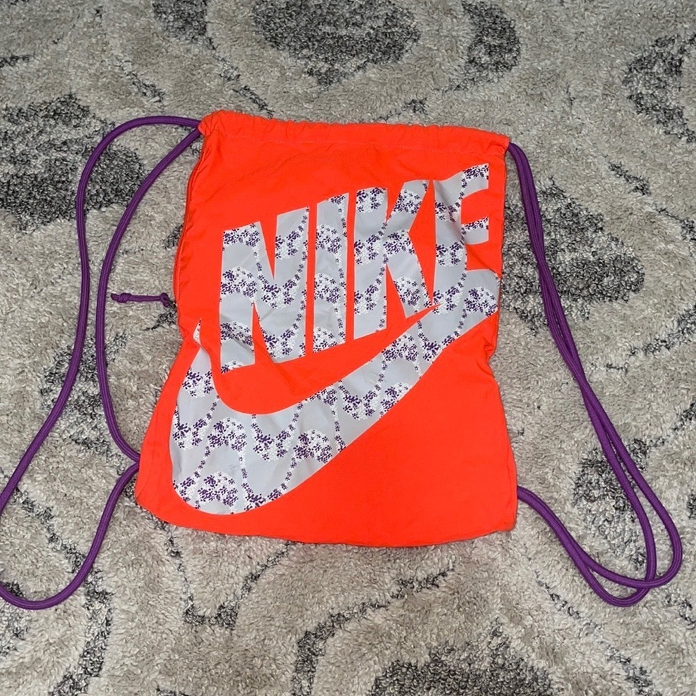 Nike monogram graphic drawstring Bag